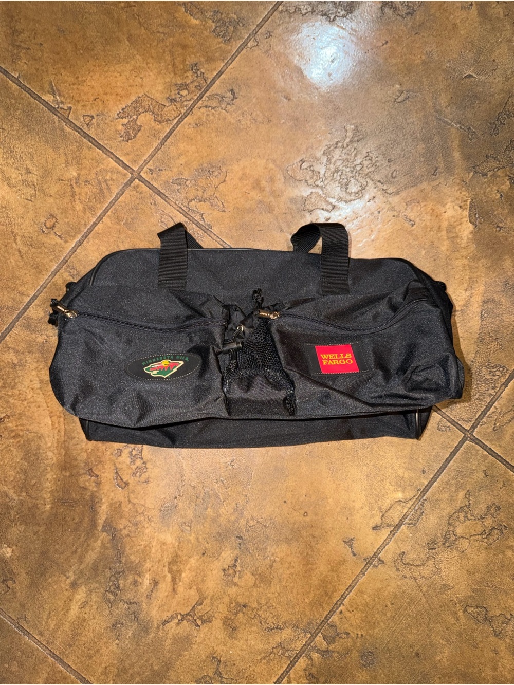 🏒 Minnesota Wild NHL Wells Fargo Duffle Bag 🥅